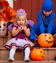 Load image into Gallery viewer, S SWIRLLINE Halloween Party Favors Bulk Toys Assortment 92PCS- Bucket Stuffers Pinata Filler - Halloween Treat Bags - Trick or Treat Toys Trinkets for