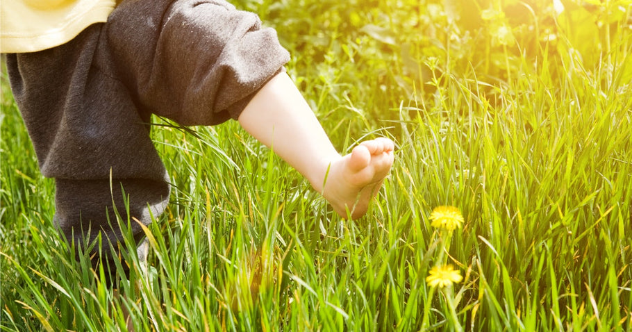 3 Reasons to Let Your Children Go Barefoot